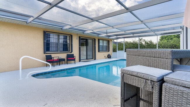 property at 2599 SE Westmoreland Blvd