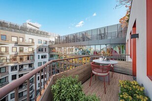 123 Melrose St, Unit 551 in Brooklyn, NY - Building Photo