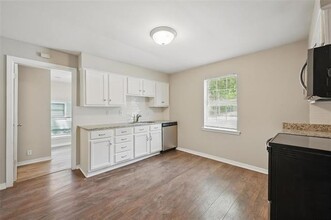 2906 W Parnell St in Denison, TX - Building Photo - Building Photo