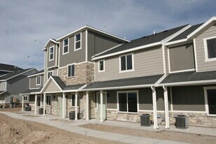 215 N 680 E in Vineyard, UT - Building Photo