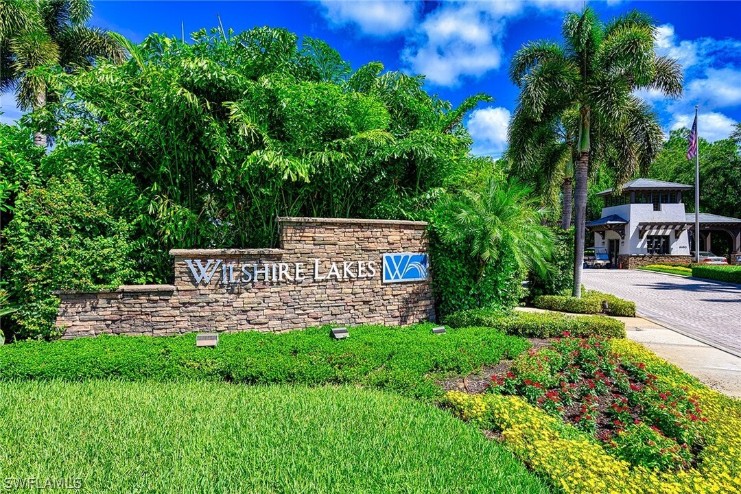 6235 Wilshire Pines Cir in Naples, FL - Foto de edificio