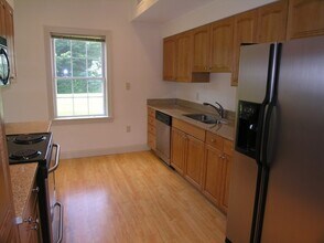 2 Abbott Ln-Unit -1 in Concord, MA - Building Photo - Building Photo
