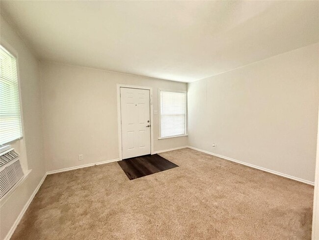 117 Oak Dr in Lake Jackson, TX - Foto de edificio - Building Photo