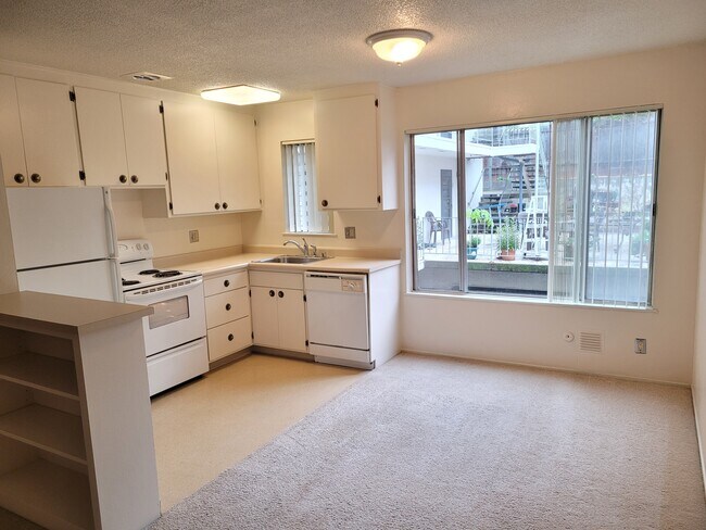 635 El Dorado Ave in Oakland, CA - Foto de edificio - Building Photo