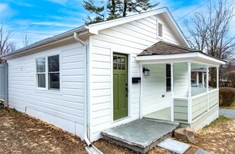 323 N Highland Ave in Nyack, NY - Building Photo - Building Photo