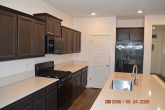 2411 Urdaneta Way in Merced, CA - Building Photo - Building Photo
