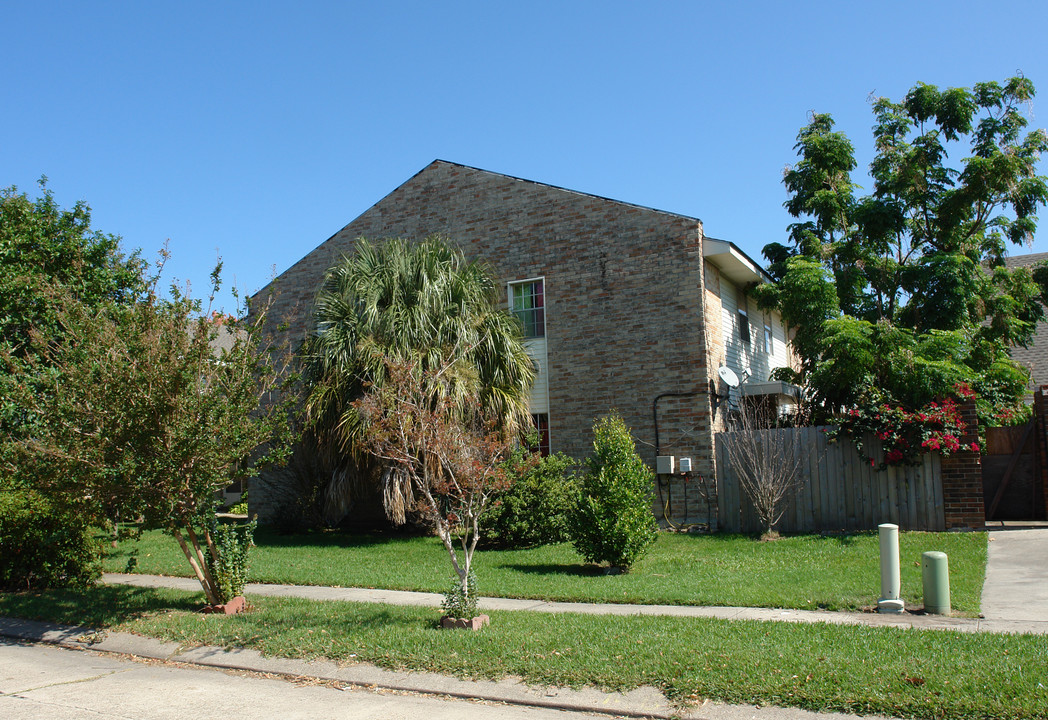 3656 Martinique Ave in Kenner, LA - Building Photo