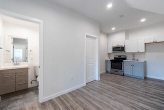 4608 Melbourne Ave in Los Angeles, CA - Building Photo - Building Photo