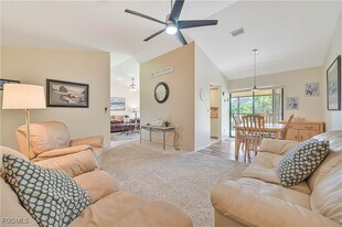 8366 Charter Club Cir in Ft. Myers, FL - Building Photo