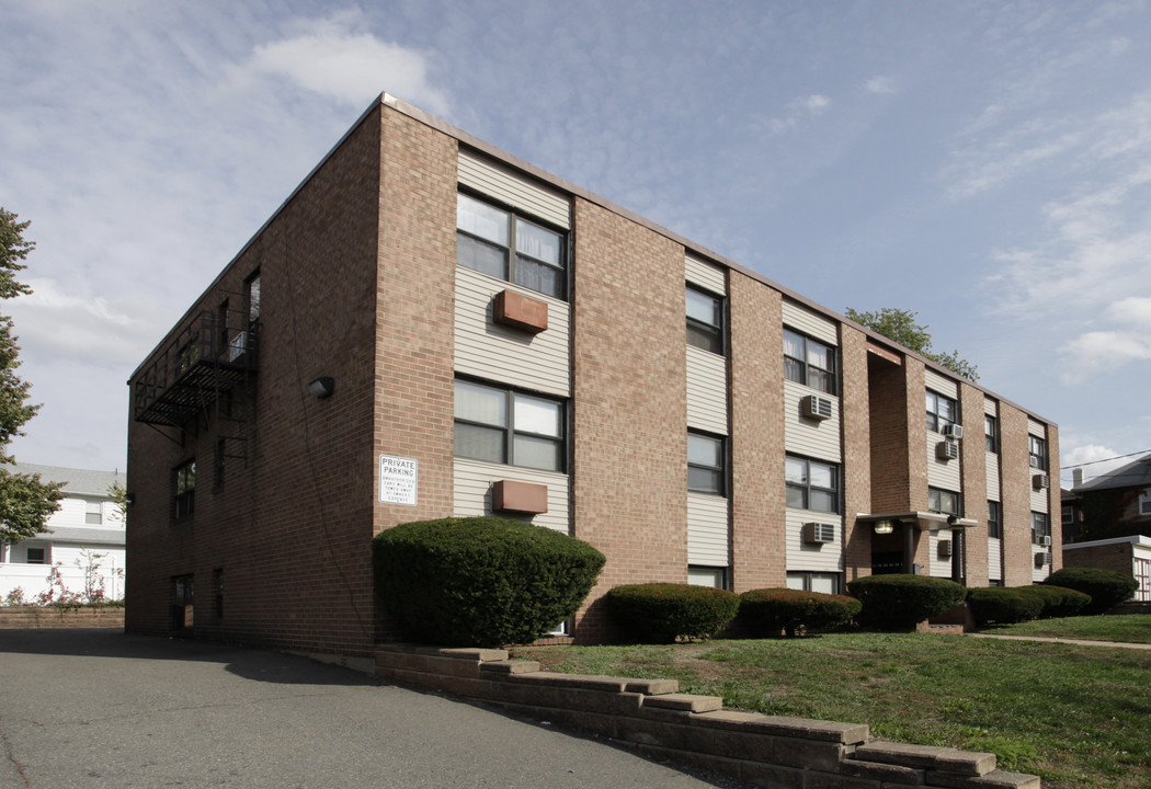 5 Charles St in New Brunswick, NJ - Building Photo