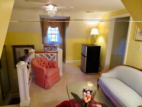 1044 26th St S in Arlington, VA - Foto de edificio - Building Photo