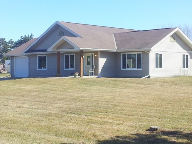 Milaca Living Center in Milaca, MN - Building Photo