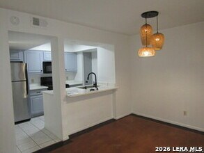 3843 Barrington St in San Antonio, TX - Building Photo - Building Photo