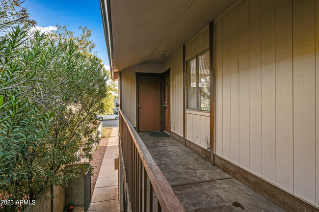 436 W Clark St in Mesa, AZ - Building Photo - Building Photo