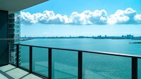 650 NE 32nd St, Unit 2105 in Miami, FL - Building Photo - Building Photo