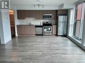 525 Wilson Ave in Toronto, ON - Building Photo - Building Photo