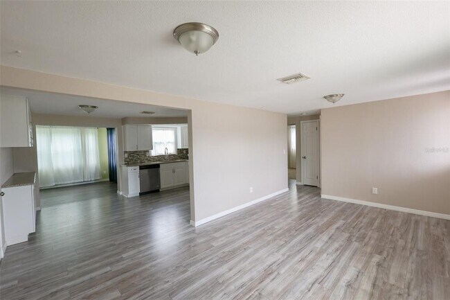 3349 Silver Hill Dr in Holiday, FL - Building Photo - Building Photo