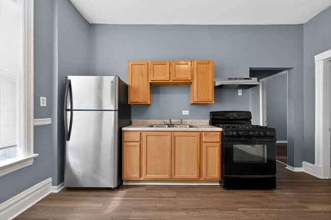 3542 W 24th St, Unit 2