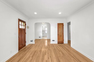 1927 S 61st St in Omaha, NE - Building Photo - Building Photo