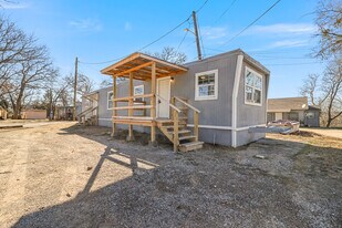 16 Frank Cir in Denison, TX - Building Photo