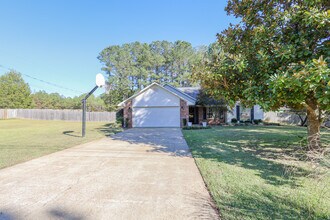 15 Caitlin Ave in Mathiston, MS - Foto de edificio - Building Photo