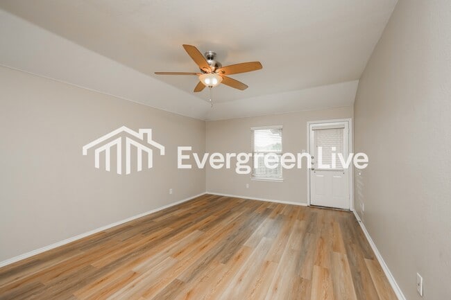 1501 Meadow Creek Dr in Princeton, TX - Building Photo - Building Photo