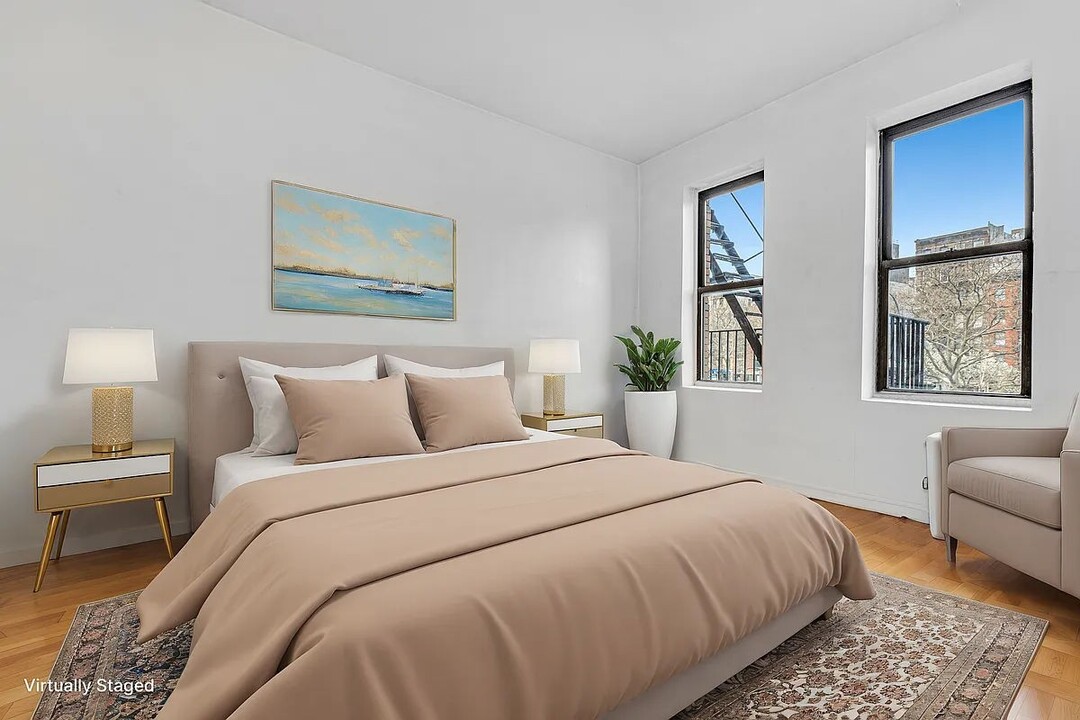 205 Allen St in New York, NY - Building Photo