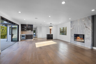 3702 Willowcrest Ave in Studio City, CA - Building Photo - Building Photo