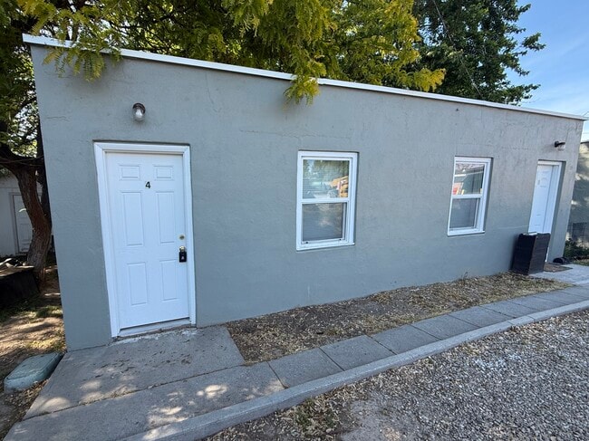 1011 4th St N