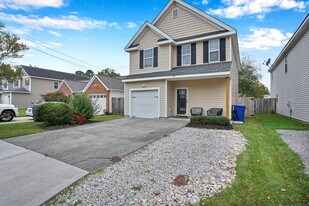 211 Thalia Rd in Virginia Beach, VA - Building Photo