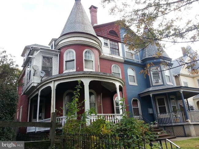 property at 1327 Perkiomen Ave