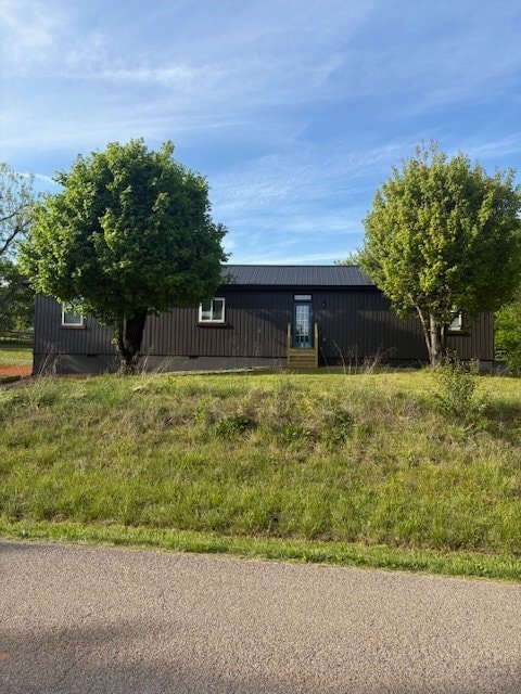 property at 209 Summit Rd