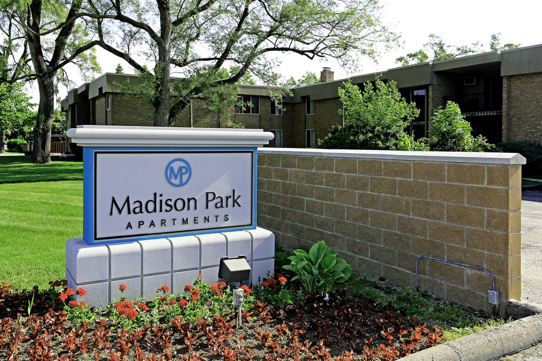 Madison Park Apartments in Madison Heights, MI - Foto de edificio