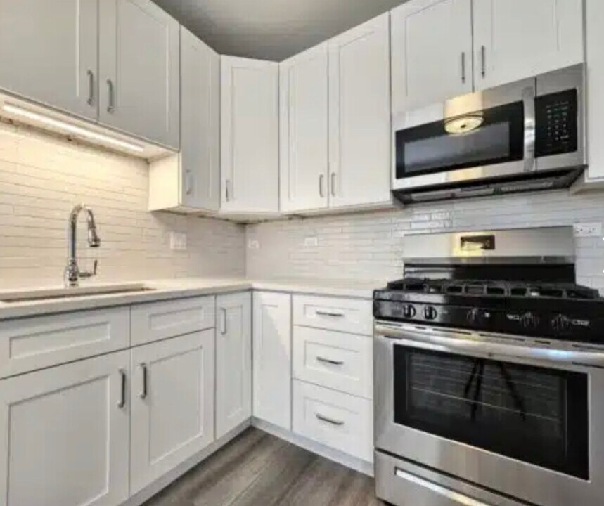 3939 N Janssen, Unit 2N in Chicago, IL - Foto de edificio