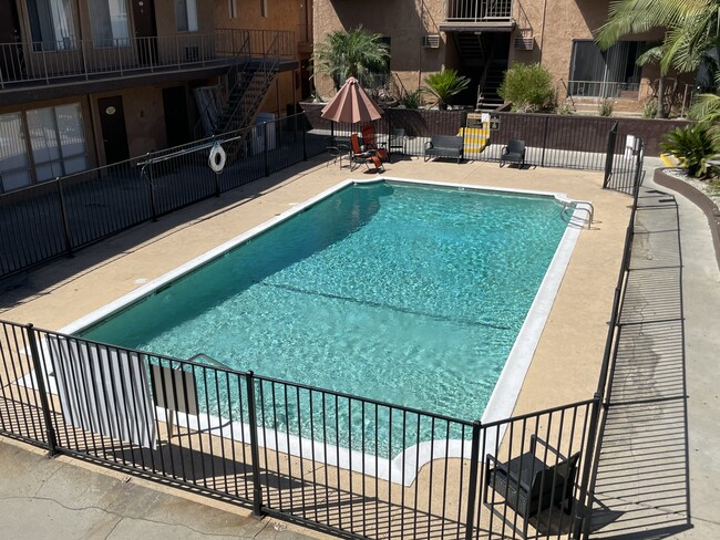 Terrace Pointe Apartments in Van Nuys, CA - Building Photo - Building Photo