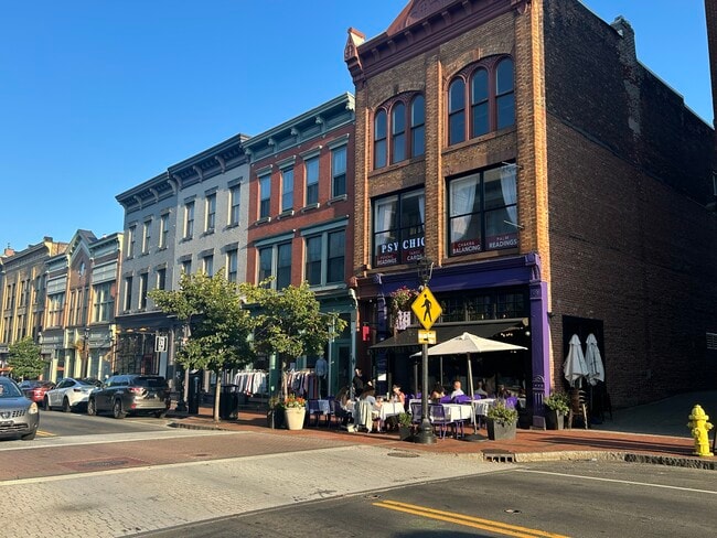 94 Washington St in Norwalk, CT - Foto de edificio - Building Photo