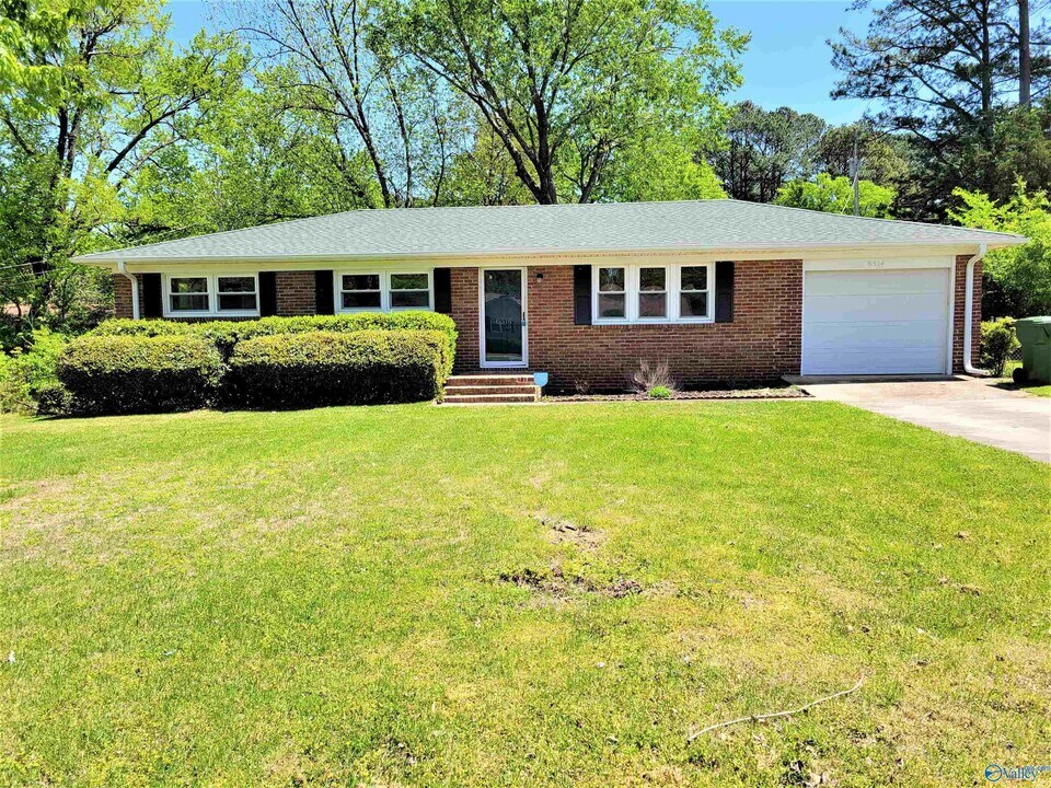 6514 Janice St NW in Huntsville, AL - Building Photo