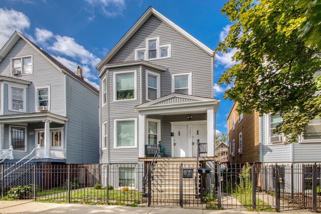 property at 2842 N Avers Ave