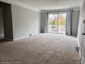 413 N Eton St-Unit -202 in Birmingham, MI - Building Photo - Building Photo