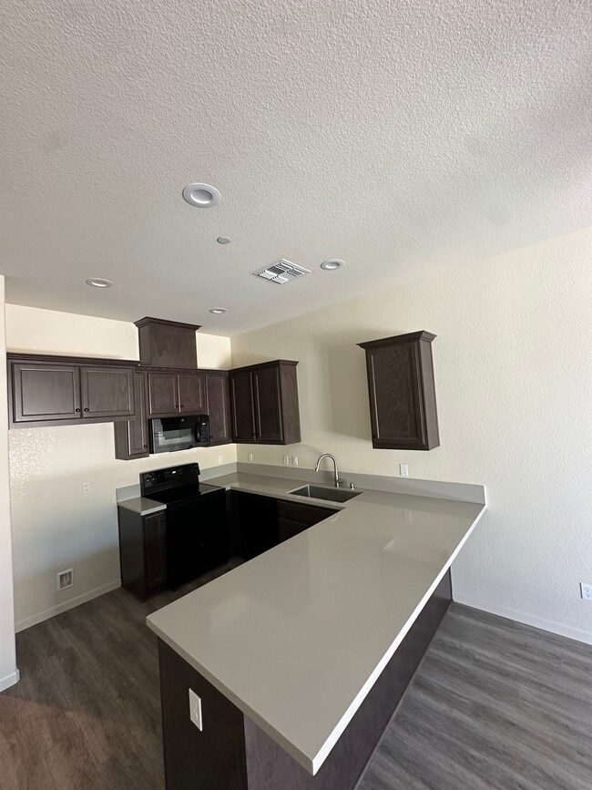 6200 Chavez Ct in Riverbank, CA - Building Photo - Building Photo