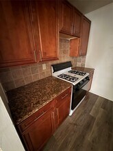 190 1st St in Mineola, NY - Building Photo - Building Photo