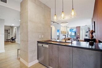 1010 Brickell Ave, Unit 3105 in Miami, FL - Building Photo - Building Photo