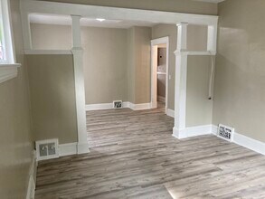 1273 Fry Ave, Unit 1273 in Lakewood, OH - Foto de edificio - Building Photo