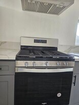 5159 Clinton St, Unit 5159 B Clinton Street in Los Angeles, CA - Building Photo