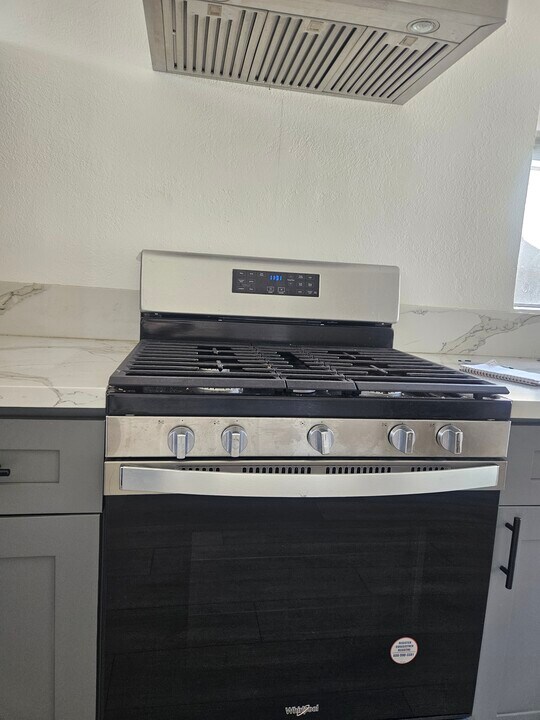 5159 Clinton St, Unit 5159 B Clinton Street in Los Angeles, CA - Foto de edificio