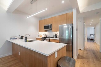 236 E 15th St in New York, NY - Building Photo - Building Photo