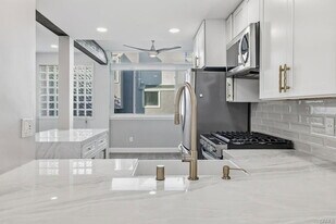 501 Herondo St in Hermosa Beach, CA - Building Photo