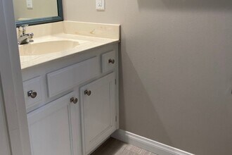 836 Valley Rd in Moorpark, CA - Building Photo - Building Photo