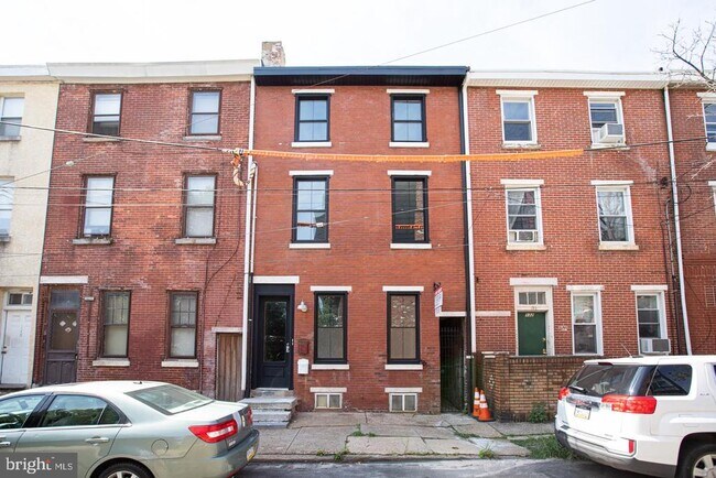 property at 130 W Laurel St