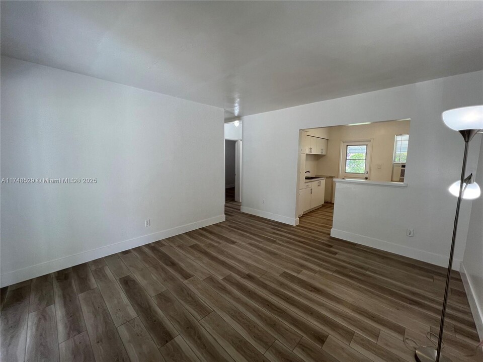 10515 NW 12th Ave-Unit -10517 in Miami, FL - Building Photo